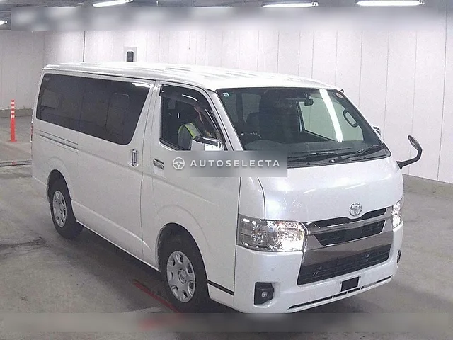 Toyota Hiace Van 2022, auction grade 3.5
