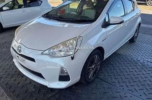 Toyota Aqua 2013, auction grade 3.5