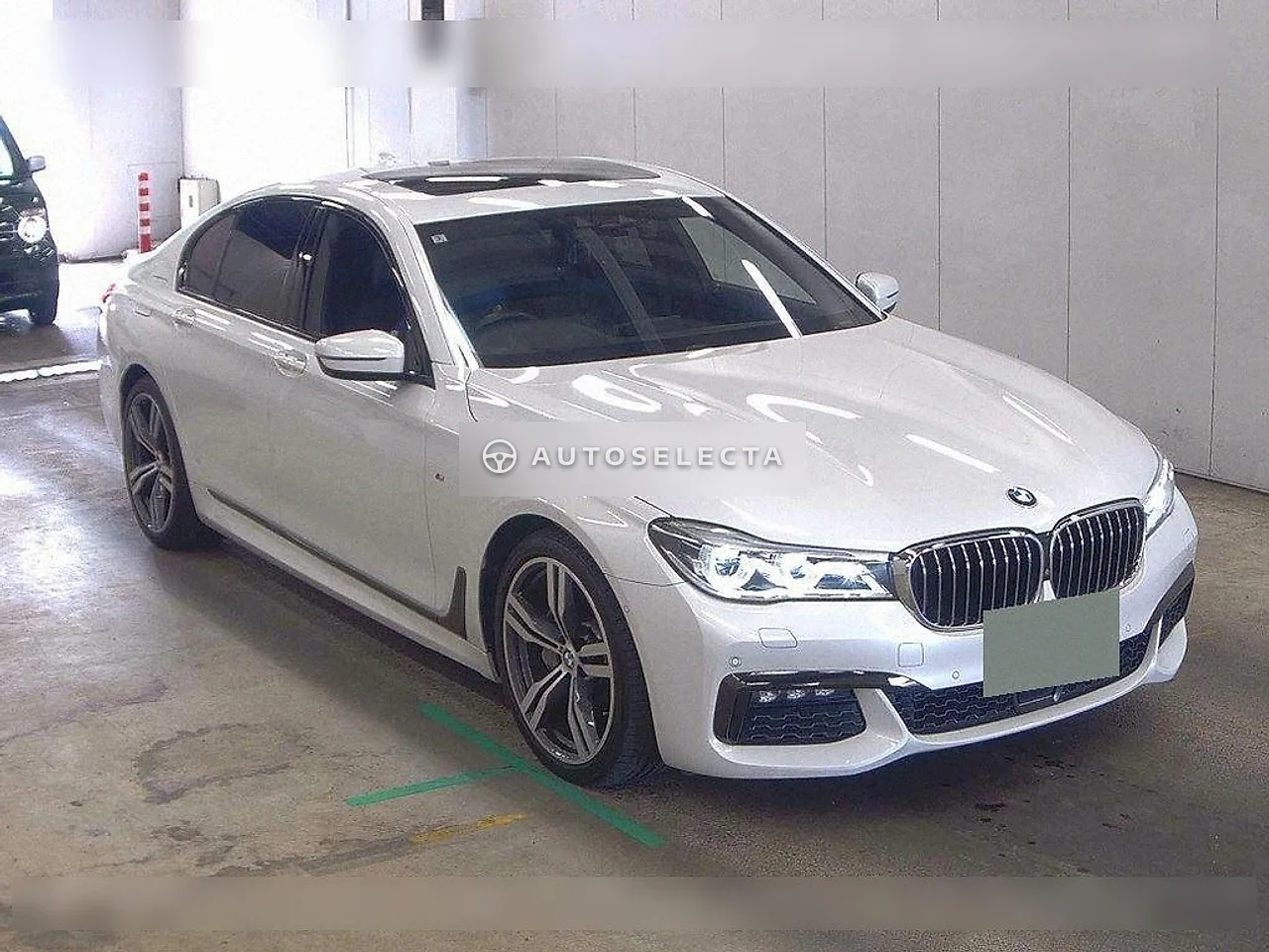 BMW 7 Series 2018, photo 1 of 6