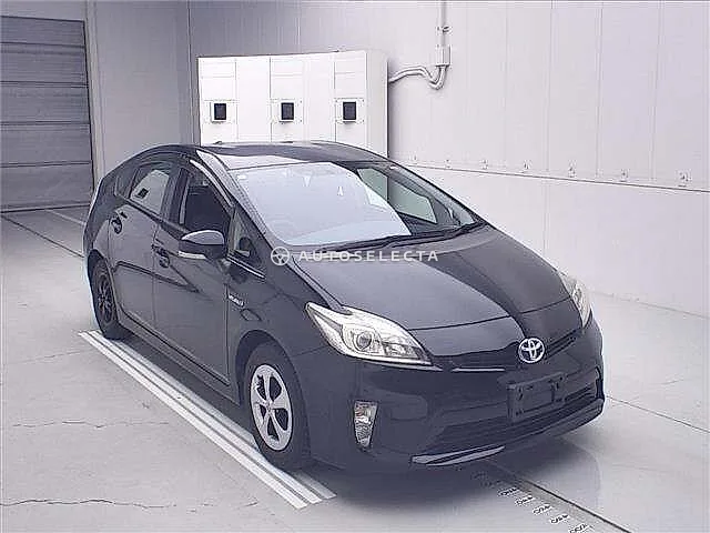 Toyota Prius 2014, auction grade 3.5