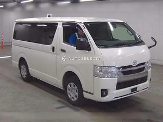 Toyota Hiace Van 2022, auction grade 3