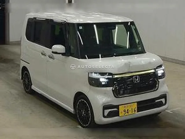 Honda N-BOX Custom 2024