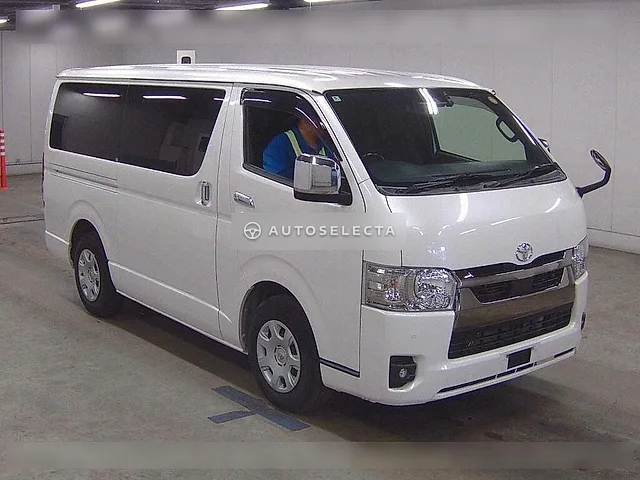 Toyota Hiace Van 2023, auction grade 4.5