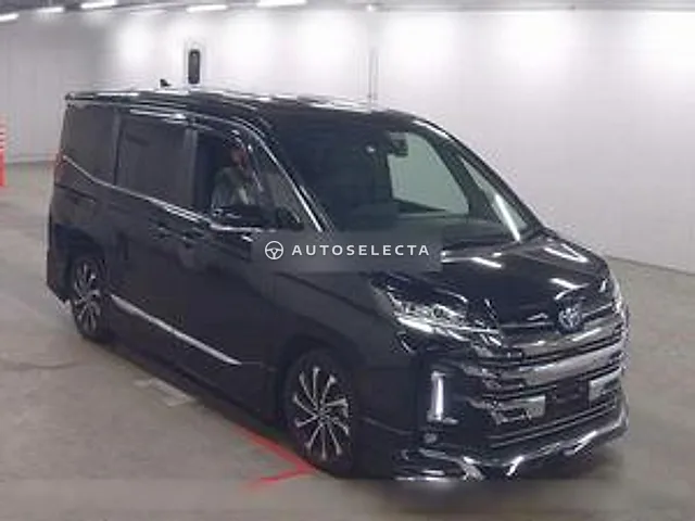Toyota Noah 2023, auction grade 4.5