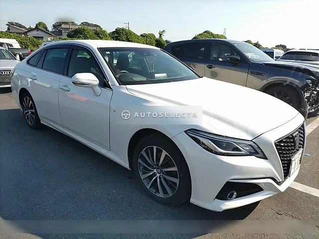 Toyota Crown Hybrid 2018