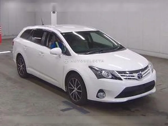 Toyota Avensis Wagon 2013, auction grade R