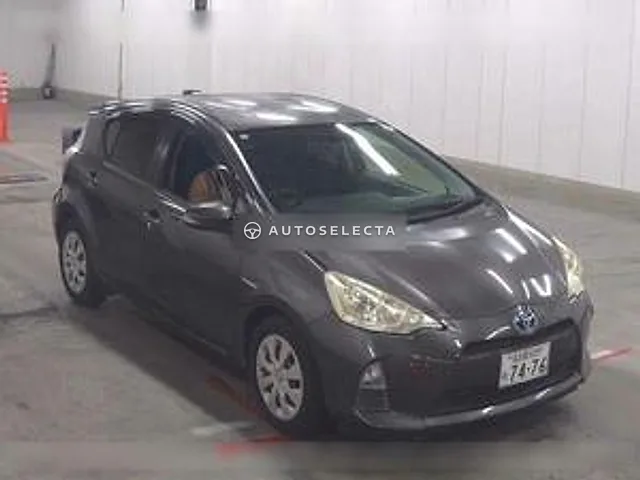 Toyota Aqua 2012, auction grade 3