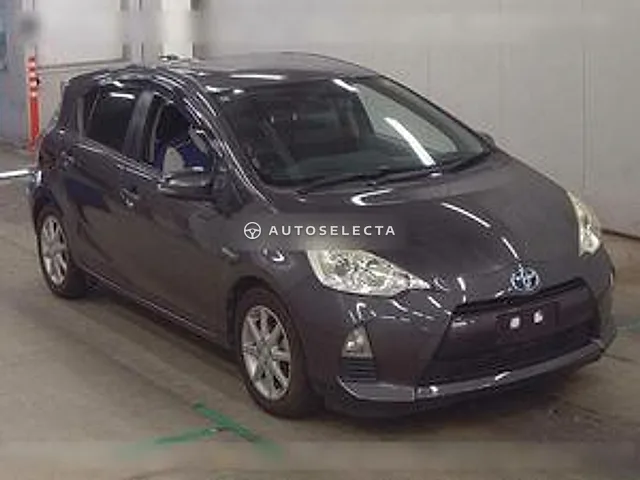 Toyota Aqua 2012, auction grade 4