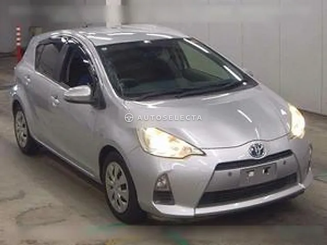 Toyota Aqua 2012, auction grade 4