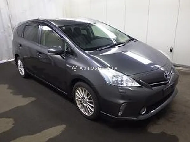 Toyota Prius Alpha 2011, auction grade 3