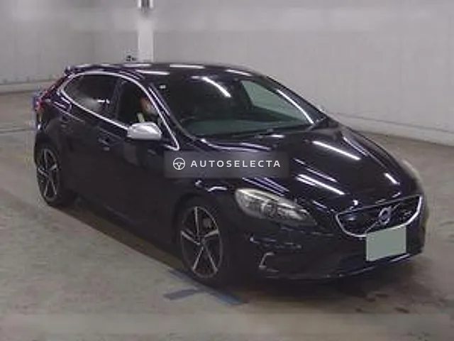 Volvo V40 2013, auction grade 4