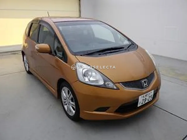 Honda Fit 2010, auction grade R