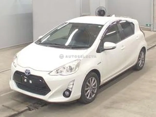 Toyota Aqua 2015, auction grade 3.5