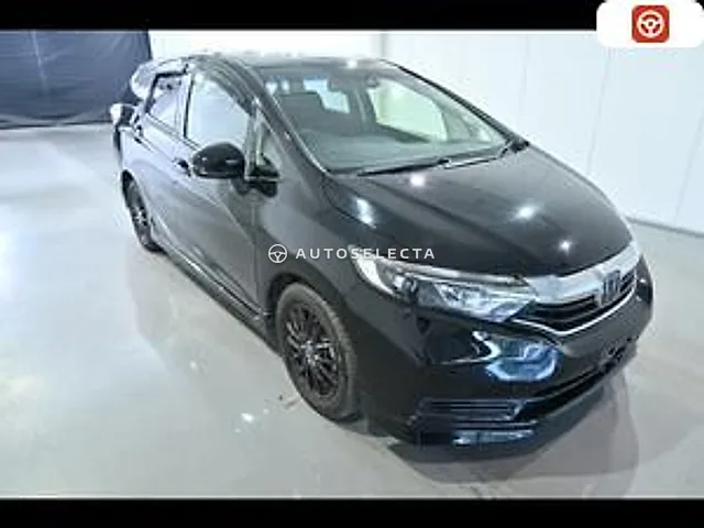 Honda Shuttle 2019, auction grade 3.5