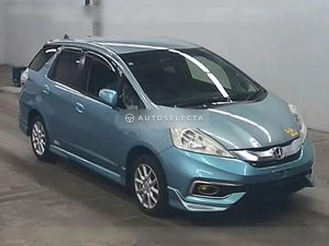 Honda Fit Shuttle 2013, auction grade 3.5