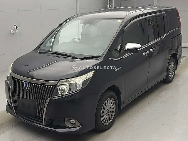 Toyota Esquire 2016, auction grade RA