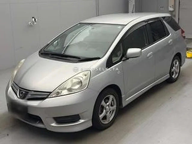 Honda Fit Shuttle 2011, auction grade 3.5