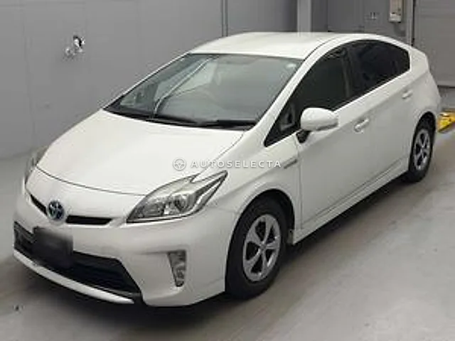 Toyota Prius 2013, auction grade RA