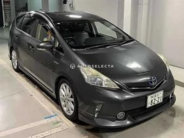 Toyota Prius Alpha 2013, auction grade R