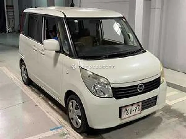 Nissan Roox 2011, auction grade 3.5