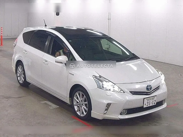 Toyota Prius Alpha 2013, auction grade 3