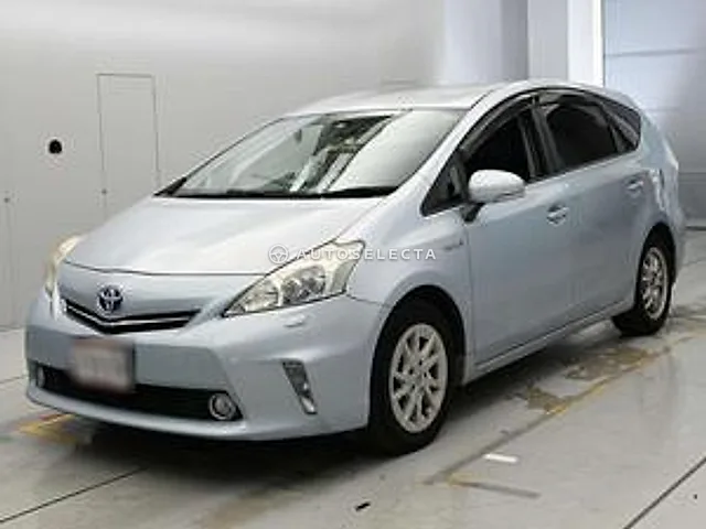 Toyota Prius Alpha 2011, auction grade 3.5