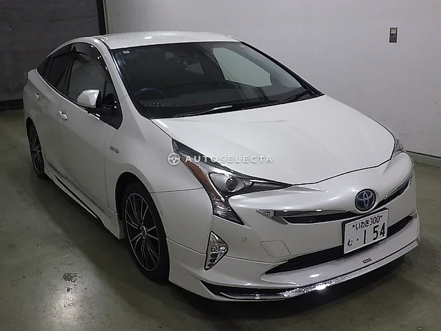 Toyota Prius 2018, auction grade 3.5