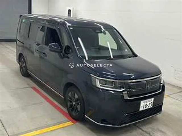 Honda Stepwgn Spada 2025, auction grade 3.5