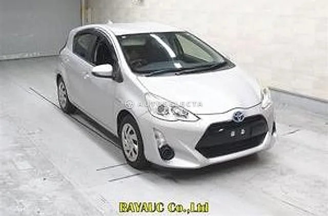 Toyota Aqua 2015, auction grade R