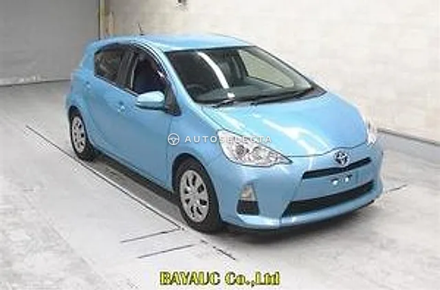 Toyota Aqua 2012, auction grade R