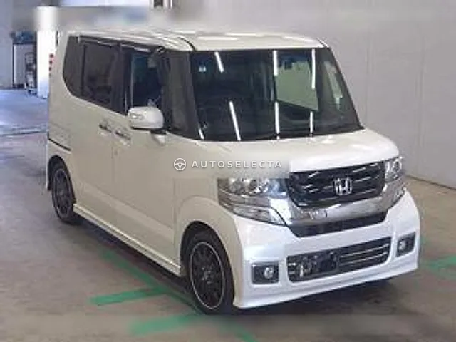 Honda N-BOX Custom 2016, auction grade 4
