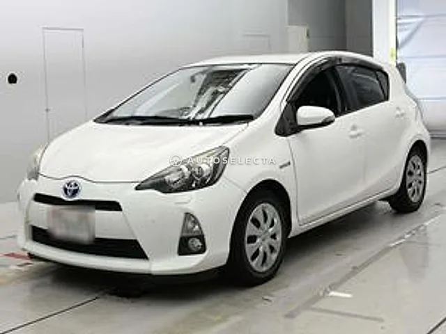 Toyota Aqua 2013, auction grade 4