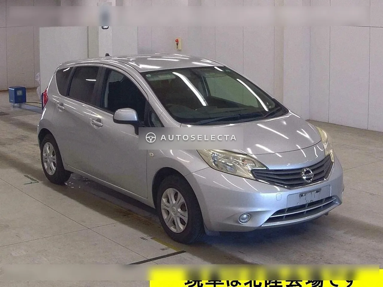 Nissan Note 2012, photo 1 of 6