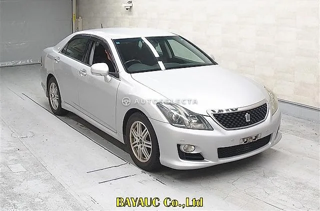 Toyota Crown 2009, auction grade 3.5
