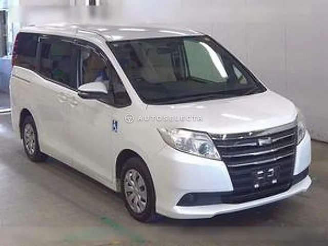 Toyota Noah 2015, auction grade 3.5