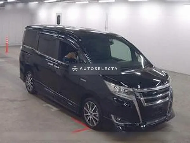 Toyota Esquire 2017, auction grade 4.5