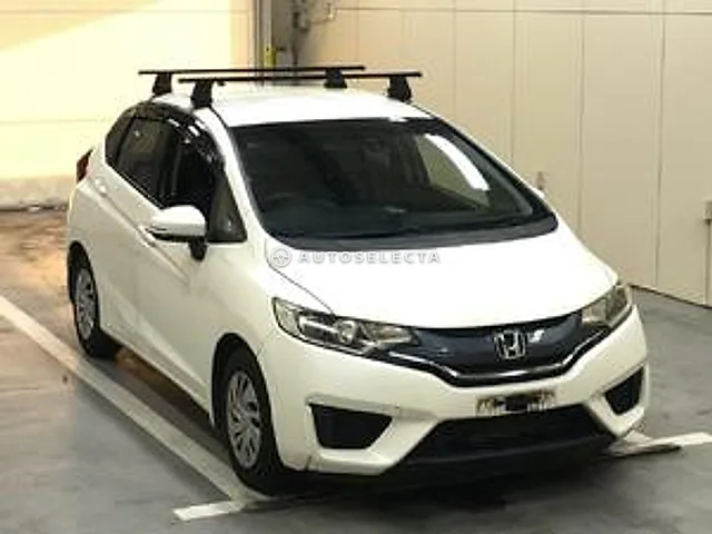 Honda Fit 2013, auction grade 3.5