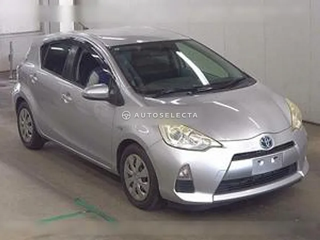 Toyota Aqua 2013, auction grade 3.5