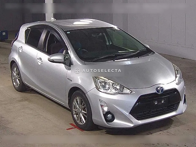 Toyota Aqua 2015, auction grade 4