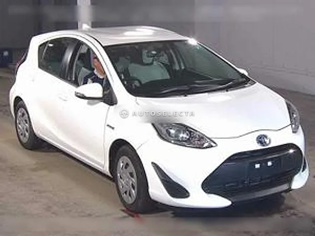 Toyota Aqua 2018, auction grade R
