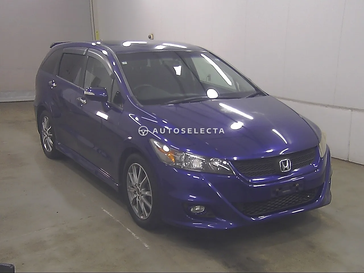 Honda Stream 2011, photo 1 of 5