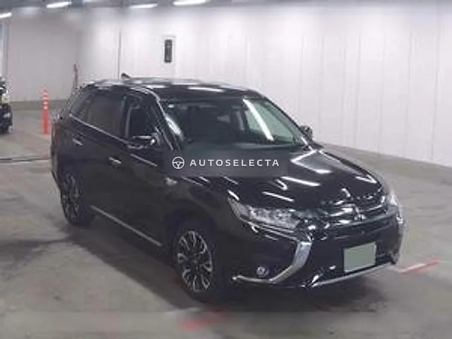 Mitsubishi Outlander PHEV 2017, auction grade 3.5