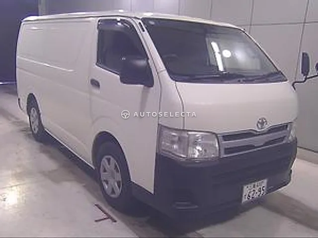 Toyota Hiace Van 2010, auction grade 3