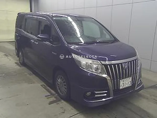 Toyota Esquire 2015, auction grade 3