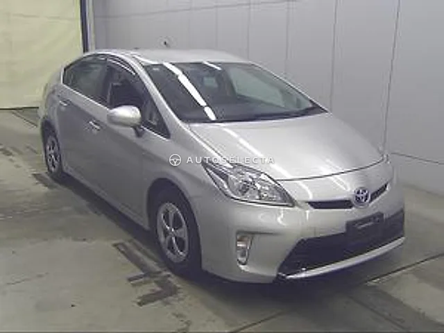 Toyota Prius 2015, auction grade 3.5
