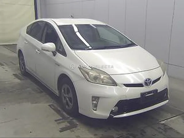 Toyota Prius 2013, auction grade 3.5