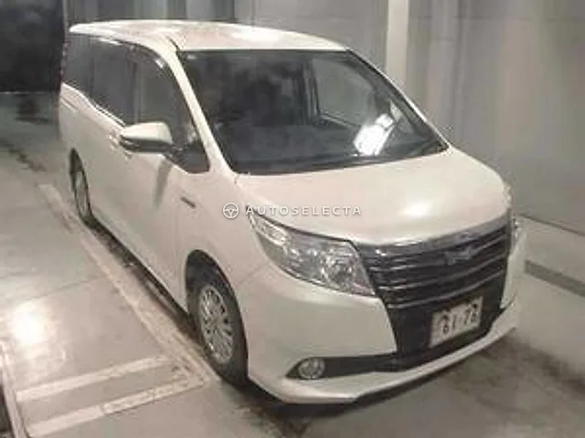 Toyota Noah 2015, auction grade R