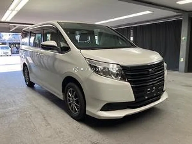 Toyota Noah 2015, auction grade R