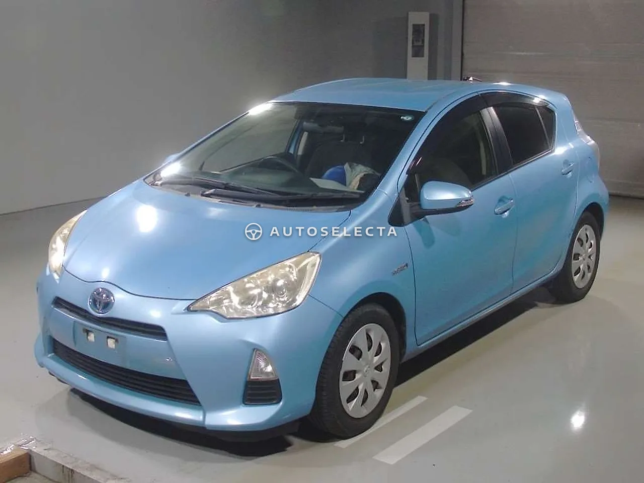 Toyota Aqua 2013, photo 1 of 1