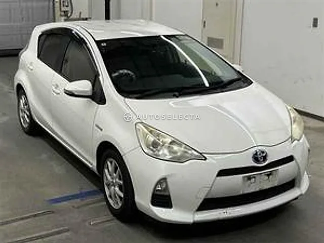 Toyota Aqua 2013, auction grade 3.5
